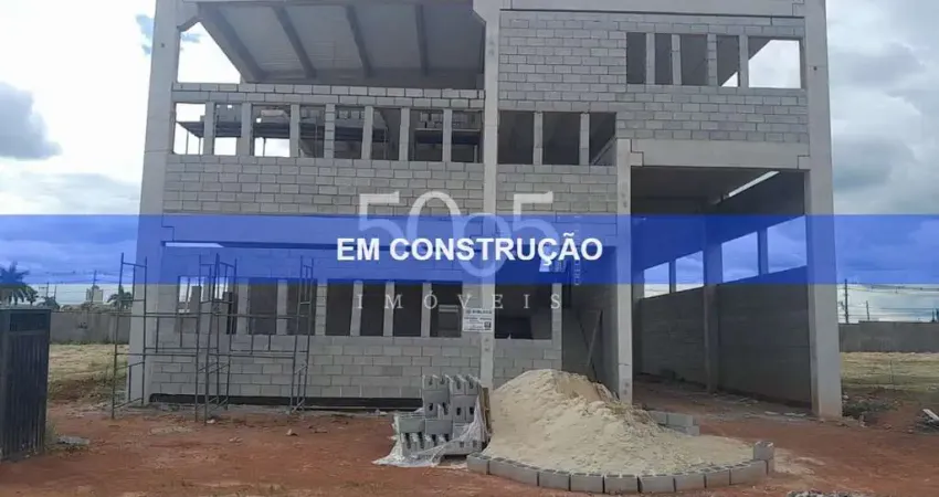 Galpão industrial para locação com 700m2 de área útil em terreno de 1000m2, pé direito de 12m.