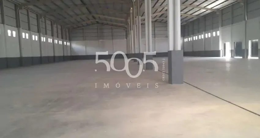 Galpão industrial disponível para locação com 5000m² de área construída em uma área total de 28000m²