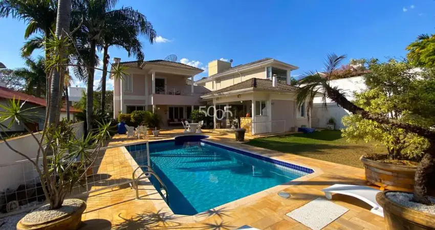 Casa para venda e locação no Condomínio Jardim Theodora com 300m² de construção e 4 suítes