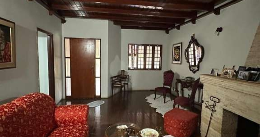 Casa com 3 quartos à venda no Centro, Barretos 