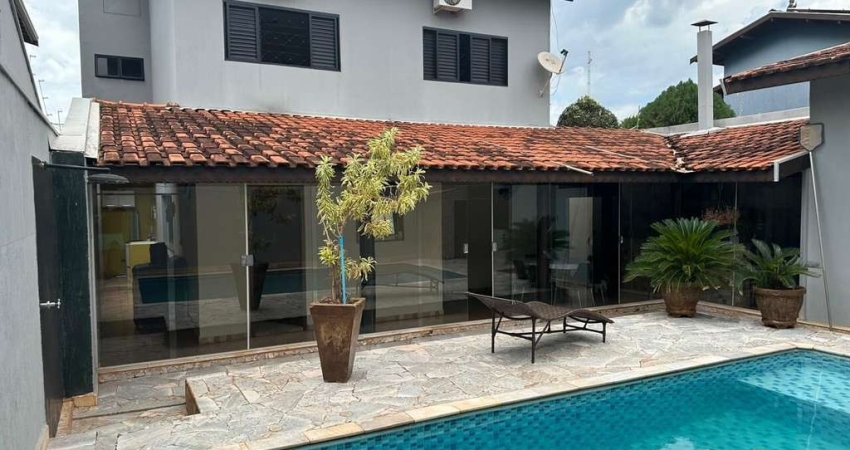 Casa com 3 quartos à venda no Centro, Barretos 