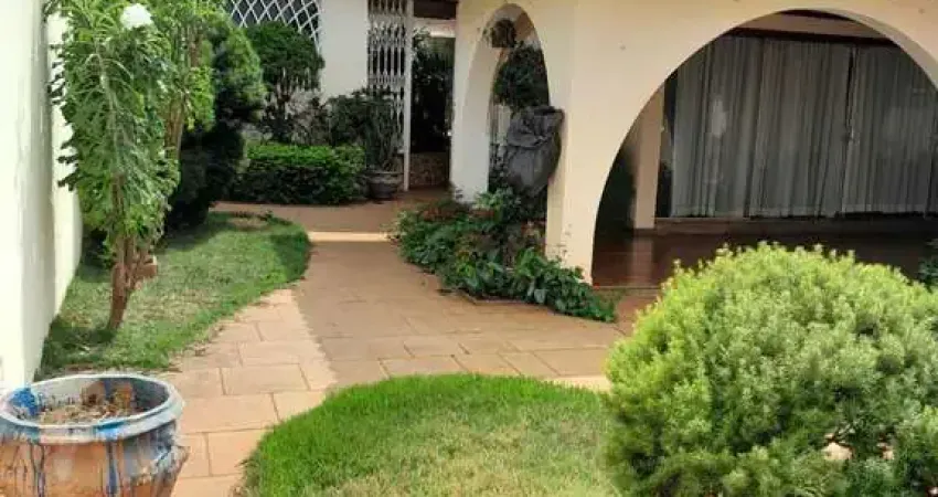 Casa com 4 quartos à venda no Centro, Barretos 