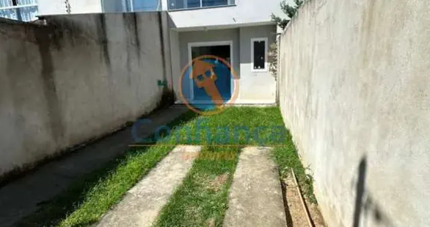 Casa Duplex 2 Quartos c/ Suíte | Espaço para dois carros Em Portal de Jacaraípe - Serra/ES