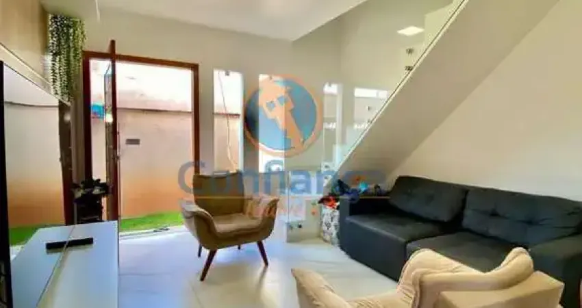 Casa individual 3 quartos sendo 1 suíte com varanda | 2 vagas cobertas | 171 m² Em Portal de Jacaraípe, Serra/ES