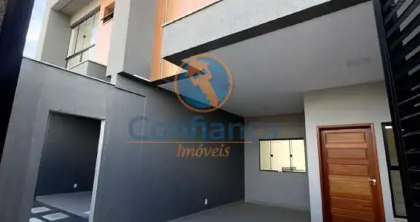 Casa duplex 3 quartos c/ suíte | 2 vagas de garagem em planície da serra