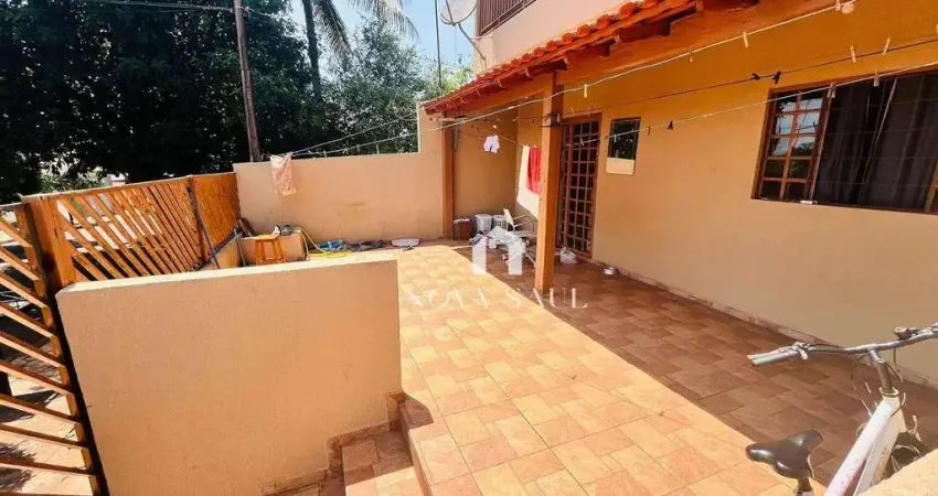 Casa com 5 quartos à venda na Rua Walfrido Rincon Kemmer, 86, Catuai, Londrina