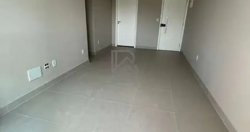 Apartamento no prédio Oscar Pina Recreio dos Bandeirantes