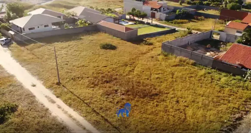 Terreno à venda no bairro Praia do Morro Branco - Beberibe/CE