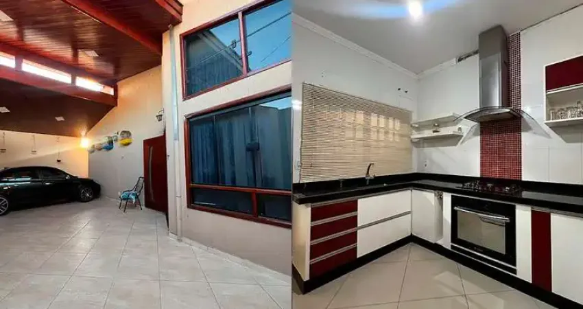 Casa à Venda em Jardim Santa Cruz - 3 Dormitórios e Suite