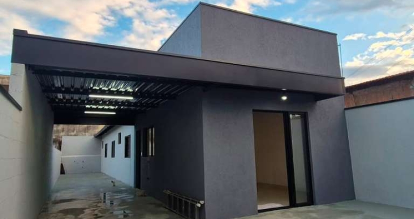 Casa à Venda em Jardim Guaçuano - 3 Dormitórios por R$320 mil
