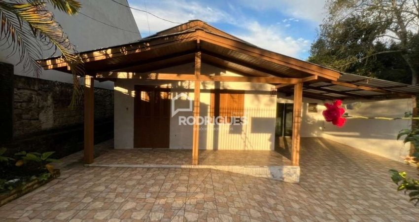 Casa com 3 quartos para alugar na Dona Emiliana, 10, San Ciro, Portão