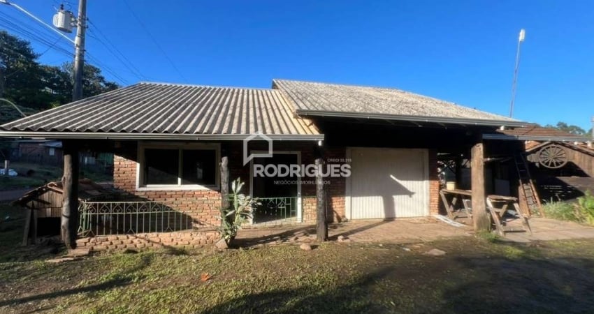 Casa com 3 quartos para alugar na Petersen, 42, São Jorge, Portão