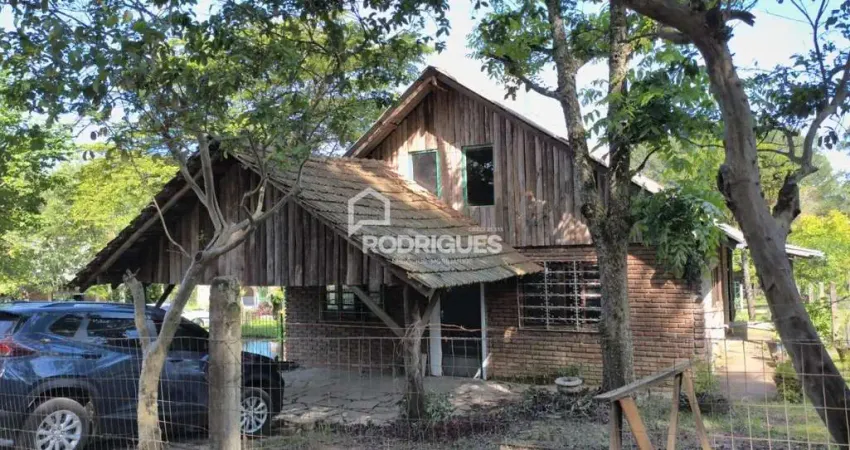 Casa com 1 quarto para alugar na Petersem, 36, São Jorge, Portão