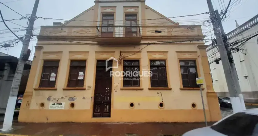 Casa comercial com 4 salas para alugar na Avenida Dom João Becker, 604, Centro, São Leopoldo