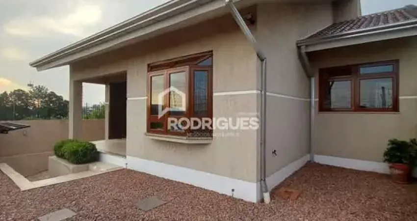 Casa com 3 quartos para alugar na Theobaldo Roese, 93, Estação Portão, Portão