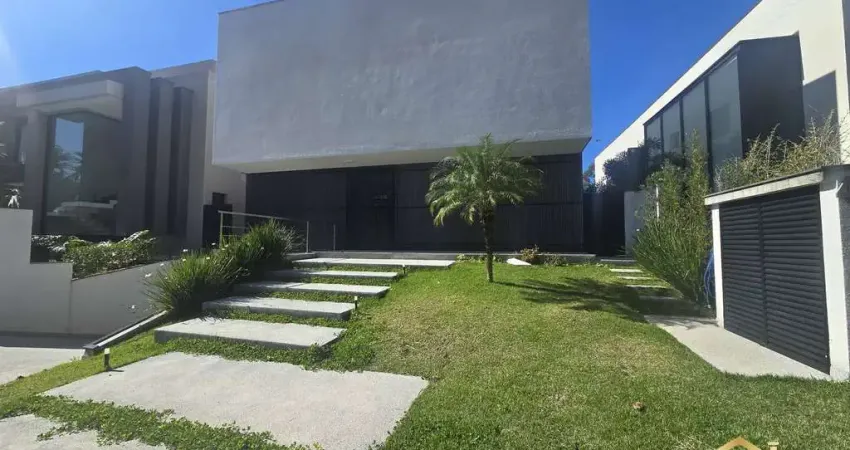 Casa à Venda em Condomínio com 4 Suítes no Solaia sendo 568,94m².