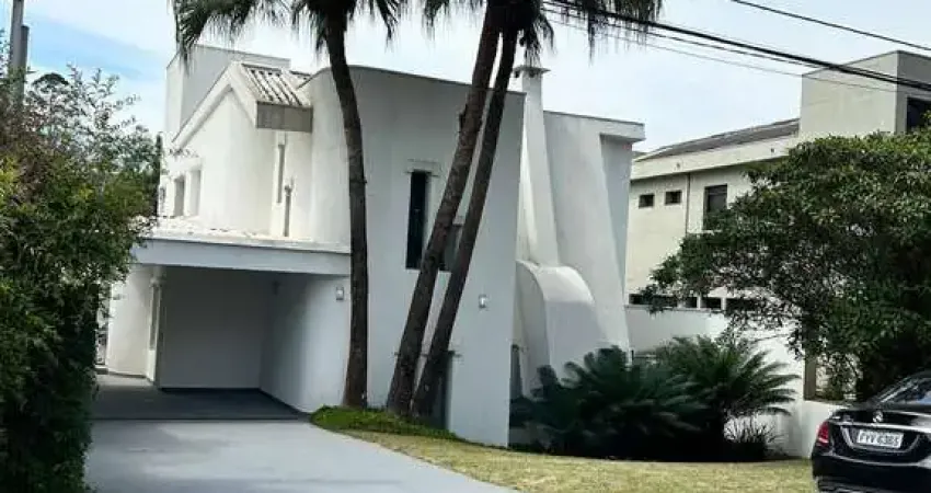 Belíssima casa em Alphaville com 4 dormitórios - Resid. Alphaville 2