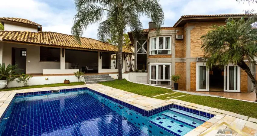 Casa Luxuosa para locação! 4 suítes, 7 banheiros, escrit. e home theater.