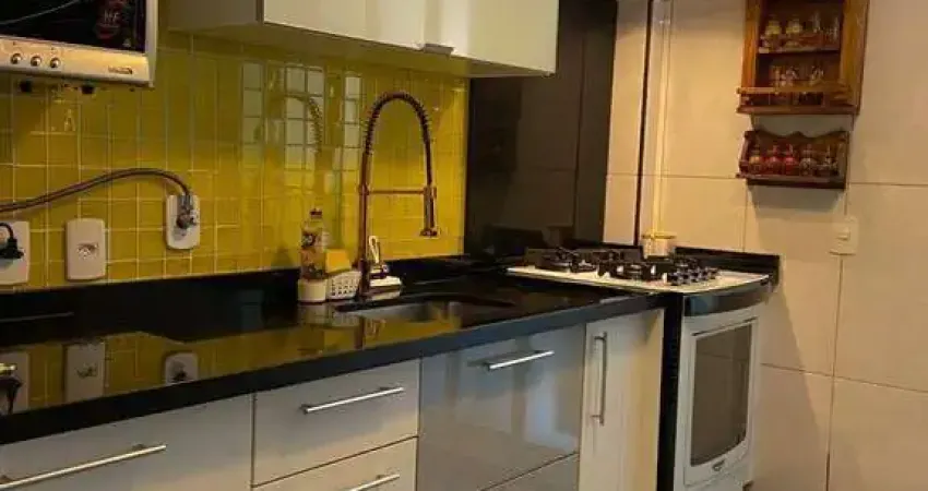Lindo Apartamento, 3 Quartos - 1 closet e 1 Suíte, 83m².