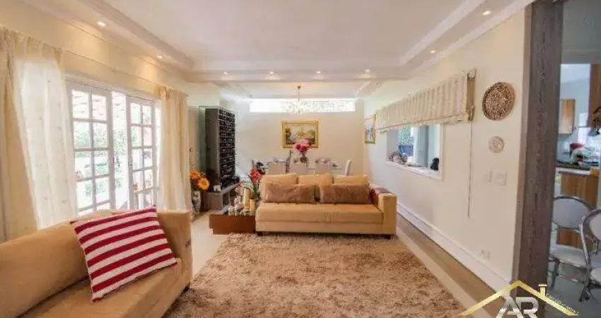 Excelente Casa em Condomínio, 3 Dorms, 1 St, 300m² - Carapicuíba - SP.