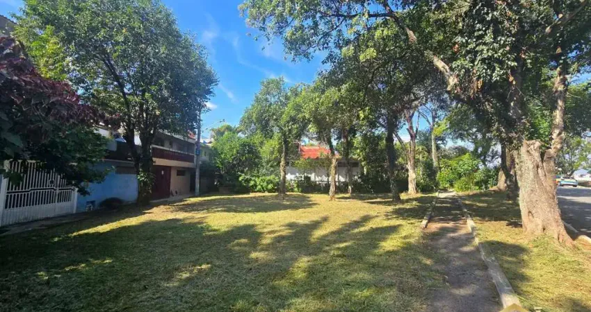 Excelente Terreno com 371m² na Avenida em Carapicuíba.