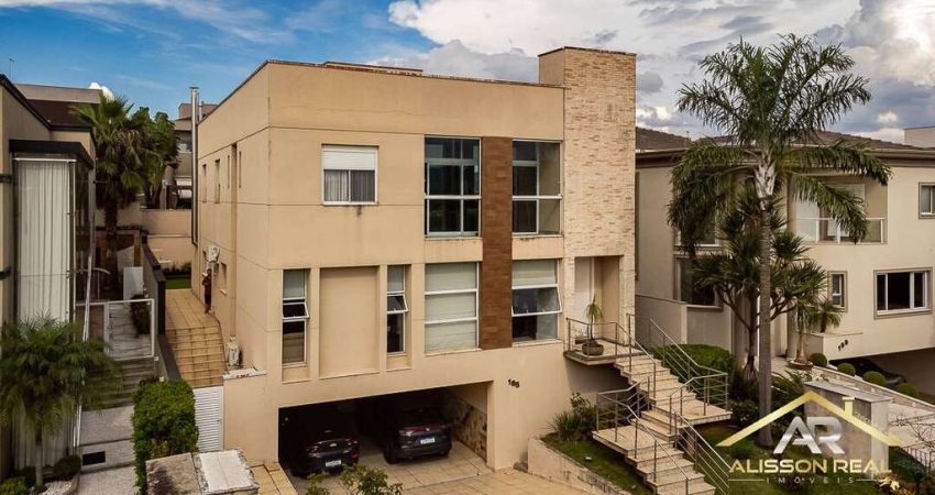 Linda Casa com 5 Suítes, 7 Banheiros, com 441m² em Alphaville - SP.