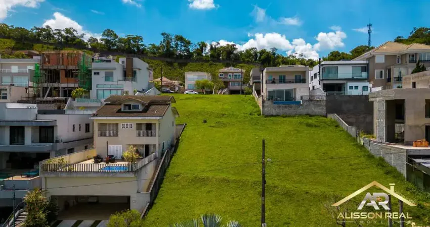 Terreno Residencial, Frente: 12 - Lado: 30 - Fundos: 12 - Alphaville - SP.