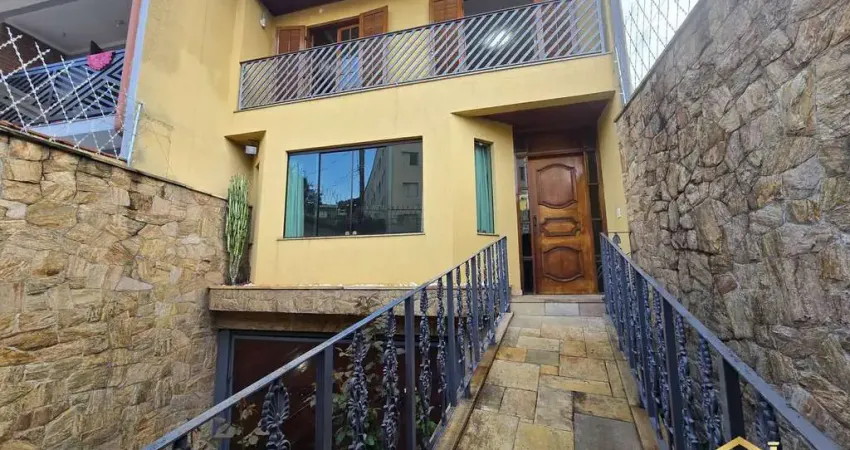 Lindo Sobrado com 3 Quartos - 2 Banheiros - 6 Vagas no Jaguaribe.