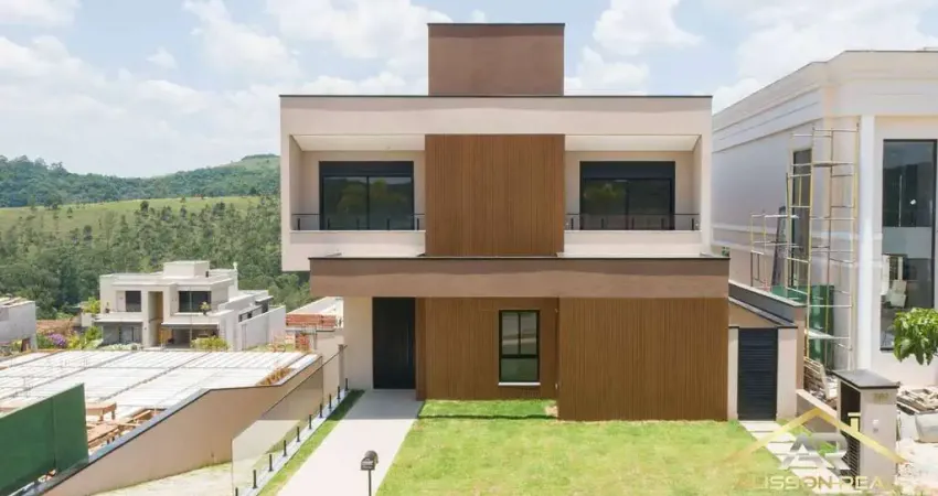 Excelente casa em condomínio, 501,98m² com 5 suítes sendo 1 master.