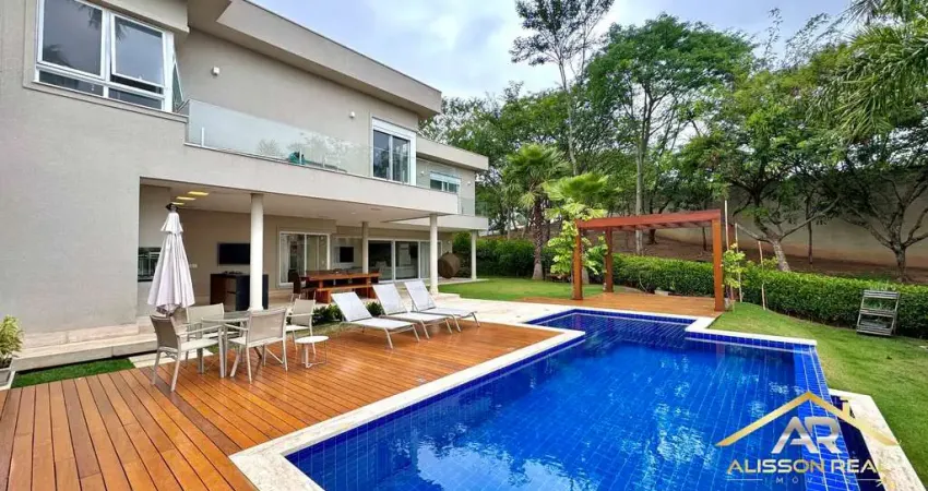 Excelente casa, com moveis planejados, 4 suítes, 7 banheiros de 815 m².