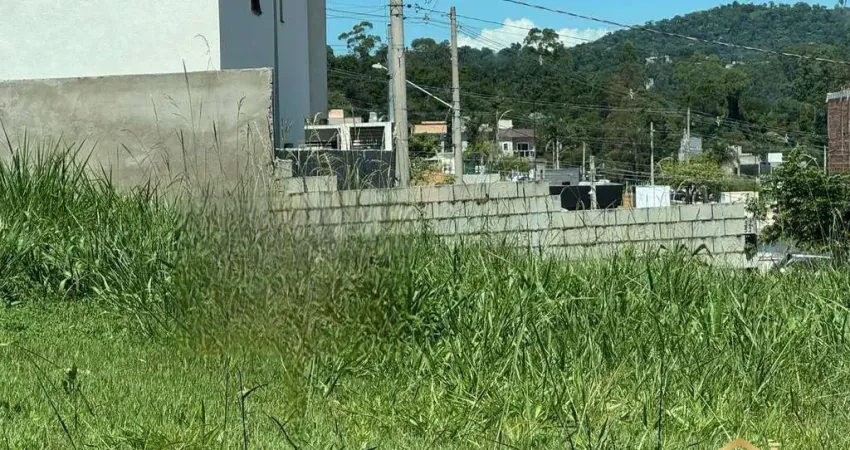 Terreno em condomínio com 150m² no nova jaguari em santana de parnaíba.