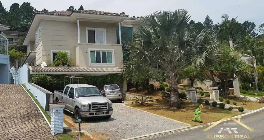 Linda casa com 1.270m², 4 quartos, 4 suítes, 7 banheiros no residencial 10.