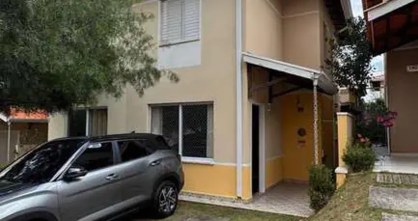Linda casa reformada, 2 quartos, sala 2 ambientes e 2 vagas em cotia - sp.