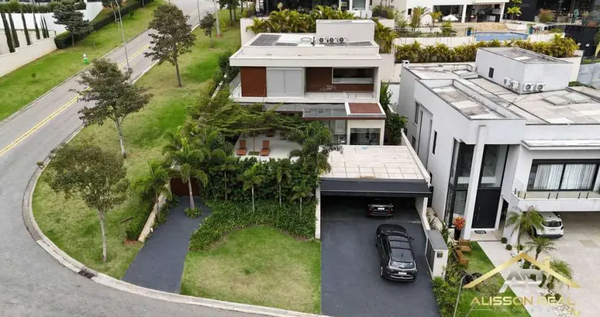 Linda casa em cond. de 440m², 4 quartos, 4 suítes, 4 vagas no gênesis ii.