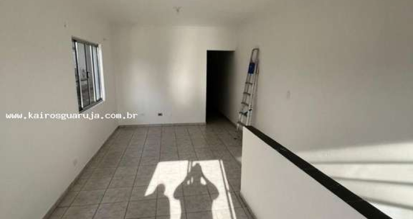 Casa Sobreposta para Venda em Guarujá, Vila Santa Rosa, 2 dormitórios, 1 suíte, 1 vaga