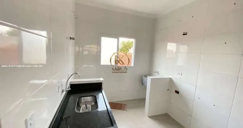 Casa Sobreposta para Venda em Praia Grande, Princesa, 2 dormitórios, 1 banheiro, 1 vaga