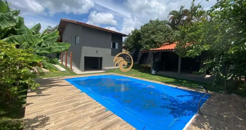 Casa com piscina em Condomínio Fechado em Atibaia para Venda e Locação