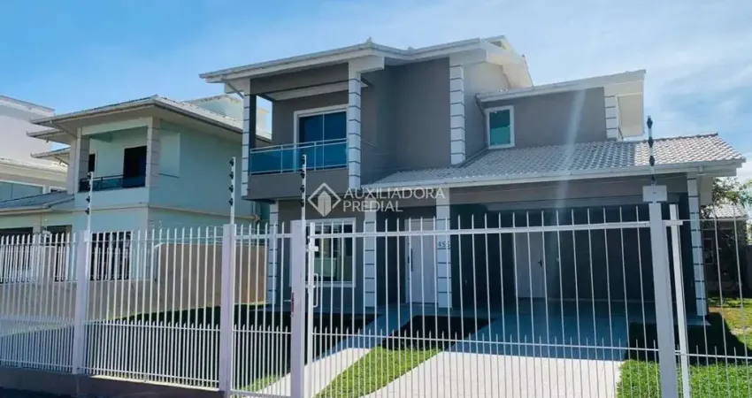 Casa com 4 quartos para alugar na Rua Adiles Della Giustina, 456, Ingleses do Rio Vermelho, Florianópolis