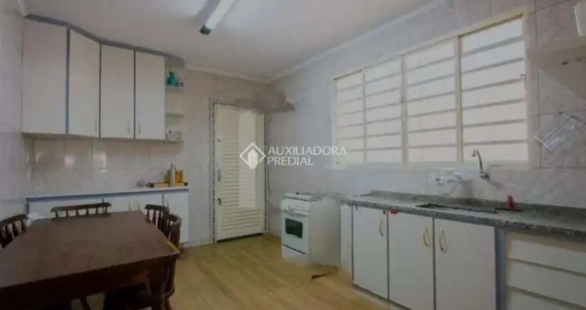 Casa com 3 quartos para alugar na Renne de Oliveira Grecco, 168, Parque São Vicente, Mauá