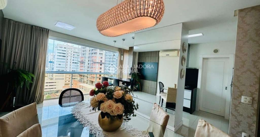 Apartamento com 3 quartos para alugar na Rua José Venâncio dos Santos, 100, Pioneiros, Balneário Camboriú