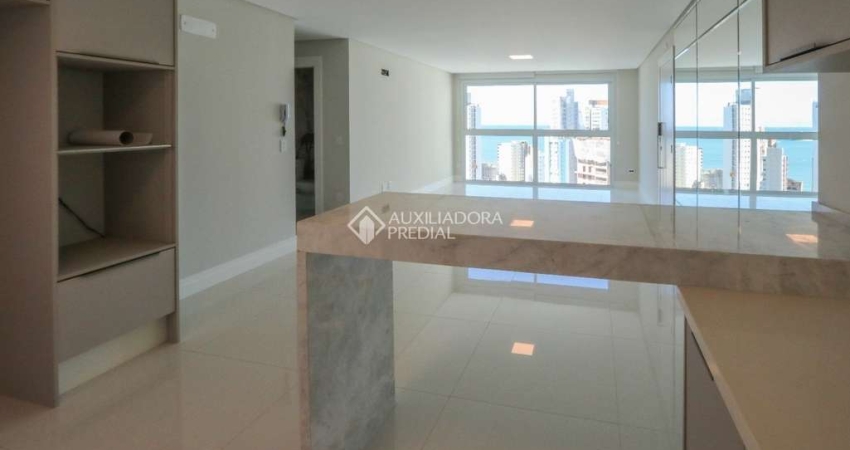 Apartamento com 3 quartos para alugar na Rua 3700, 203, Centro, Balneário Camboriú