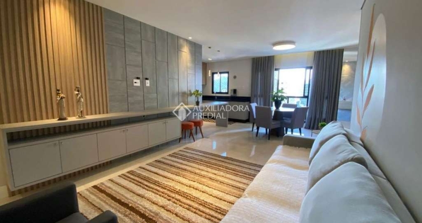Apartamento com 4 quartos para alugar na Rua 2550, 447, Centro, Balneário Camboriú