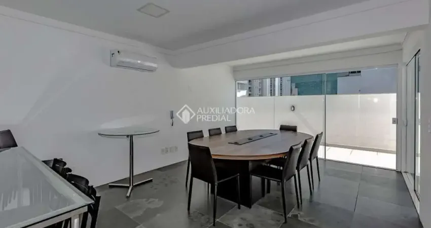 Sala comercial para alugar na Rua Arthur Max Dôose, 183, Pioneiros, Balneário Camboriú