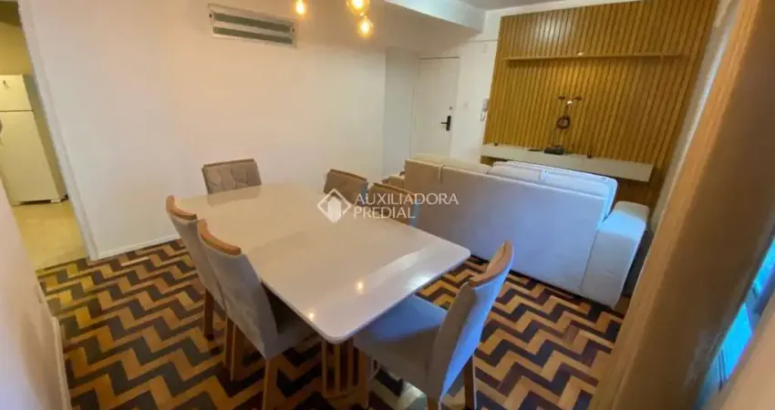Apartamento com 3 quartos para alugar na Avenida Atlântica, 880, Centro, Balneário Camboriú