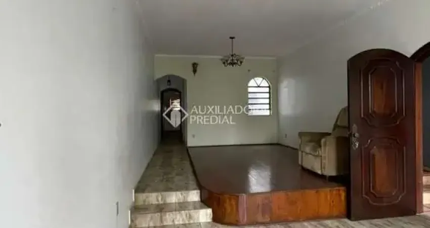 Casa com 5 quartos para alugar na Rua Avaré, 288, Baeta Neves, São Bernardo do Campo