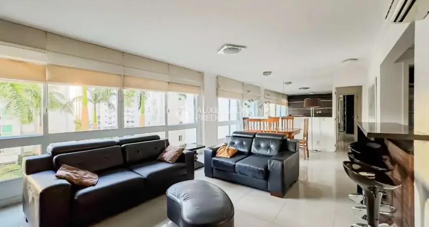 Apartamento com 3 quartos para alugar na Rua Jari, 671, Passo da Areia, Porto Alegre