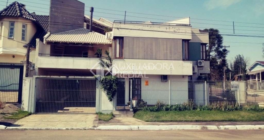Casa com 3 quartos para alugar na Rua Marco Aurélio Hidalgo, 17, Nossa Senhora das Graças, Canoas