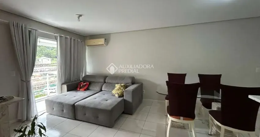 Apartamento com 3 quartos para alugar na Rua das Melissas, 106, Pedra Branca, Palhoça
