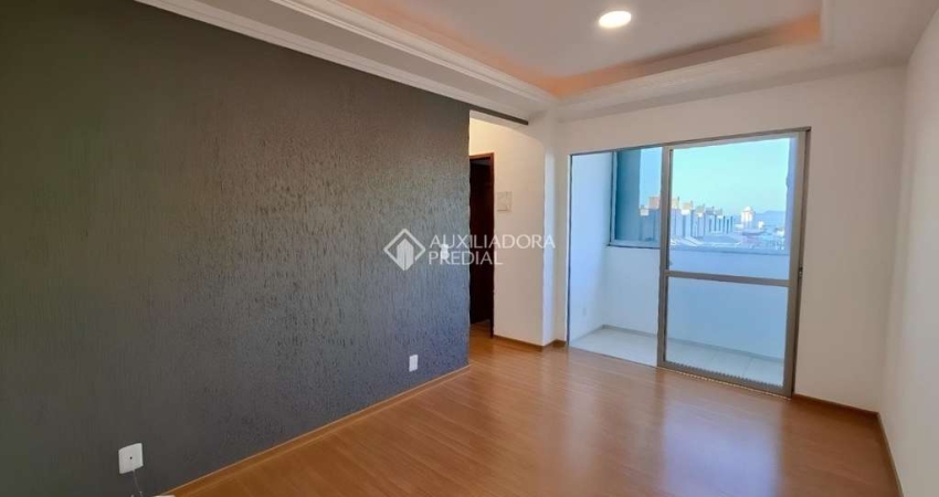 Apartamento com 2 quartos para alugar na Rua Amarildo Rohling Guizoni, 567, Serraria, São José