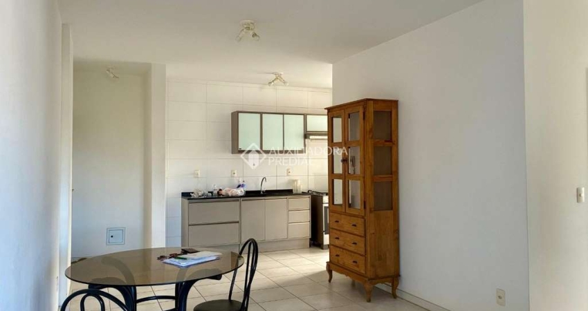 Apartamento com 3 quartos para alugar na Rua Doutor Homero de Miranda Gomes, 118, Capoeiras, Florianópolis